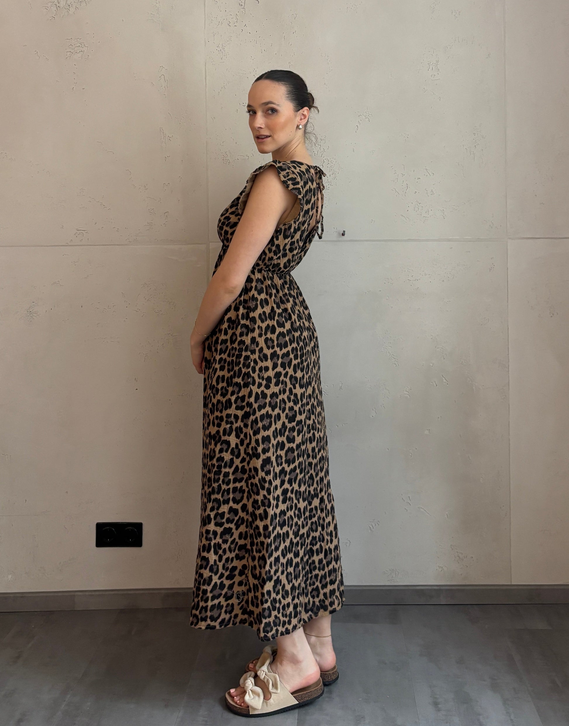 Mari Carmen | Vestido largo de leopardo con escote en la espalda - rosa melano