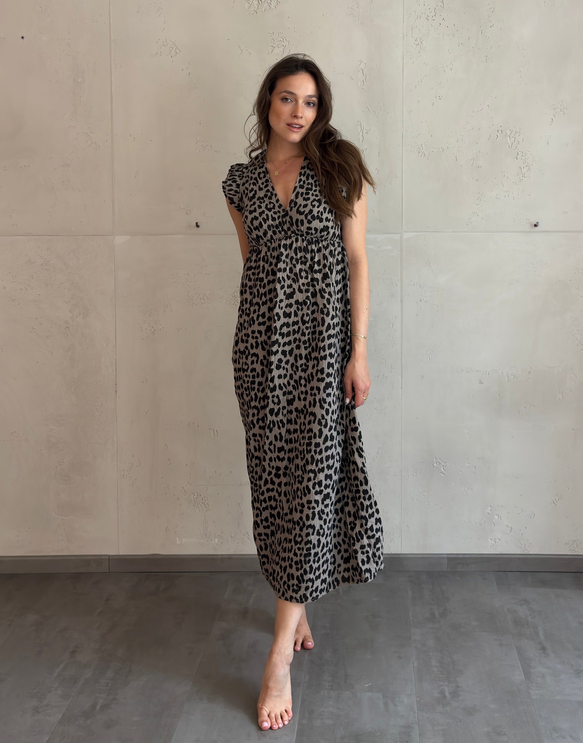 Mari Carmen | Vestido largo de leopardo con escote en la espalda - rosa melano